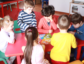 Joc creativ cu creioane